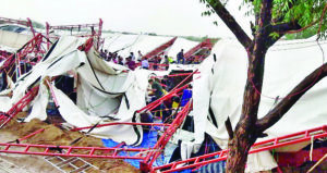 राजस्थान में तूफान से गिरा पंडाल, 14 की मौत