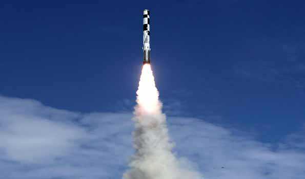 स्वदेशी प्रणाली से लैस ब्रह्मोस मिसाइल का सफल परीक्षण