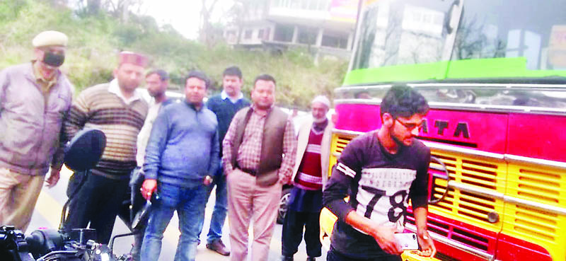 पालमपुर में नियम तोड़ने पर प्रशासन की कार्रवाई,धारा-144 का उल्लंघन पालमपुर में नियम तोड़ने पर प्रशासन की कार्रवाई,धारा-144 का उल्लंघन