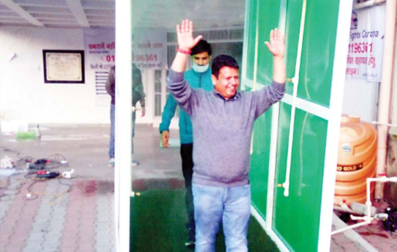 काँगड़ा : पालमपुर में बनी पहली सेनेटाइज टनल काँगड़ा : पालमपुर में बनी पहली सेनेटाइज टनल