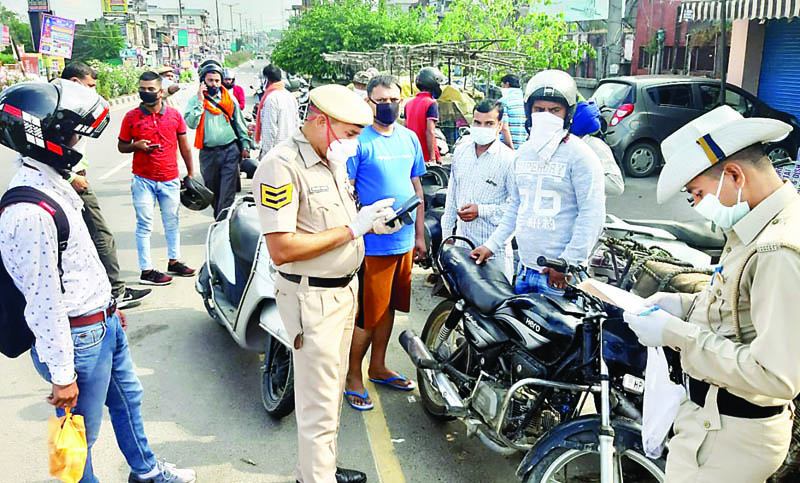 प्रदेश में प्रवेश को वाहनों की बाढ़