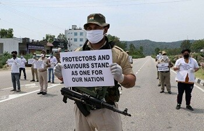 कोरोना से अर्धसैनिक बलों में पहली मौत, जिंदगी की जंग हारे CRPF अधिकारी