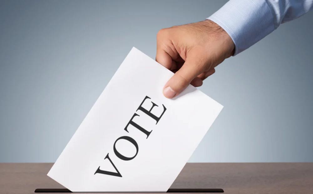 पोस्टल बैलेट पेपर से वोट करेंगे कर्मी, जरूरी सेवाओं में तैनात कर्मचारियों को चुनाव आयोग की सुविधा