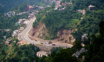 हिमालय में सड़क निर्माण के नियम: कुलभूषण उपमन्यु, अध्यक्ष, हिमालय नीति अभियान