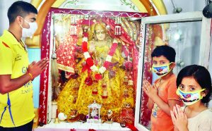 सप्तम नवरात्र पर मां कालरात्रि की पूजा-अर्चना