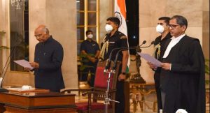 जस्टिस रमन देश के 48वें मुख्य न्यायाधीश, राष्ट्रपति रामनाथ कोविंद ने दिलाई पद की शपथ