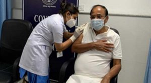 उपराष्ट्रपति एम. वेंकैया नायडू  को कोविड-19 वैक्सीन की दूसरी खुराक लगाई गई