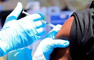 उत्तर प्रदेश में तीसरी लहर से पहले 12 साल से कम के बच्चों के अभिभावकों को लगेगी वैक्सीन