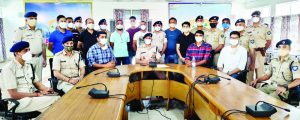 आठ डकैतों को जम्मू-कश्मीर से खींच लाई पुलिस