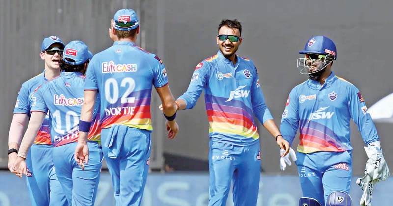 IPL : प्लेऑफ के लिए मुश्किल हुई मुंबई की राह, दिल्ली ने चार विकेट से हराए इंडियंस