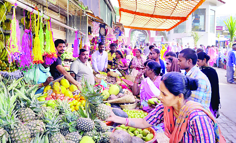 छठ पर्व …नालागढ़ के बाजारों में रौनक