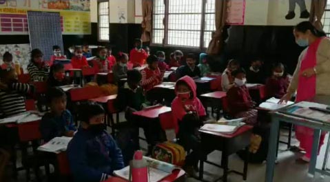 ऊना के 500 प्राइमरी स्कूलों  में पहुंचे बच्चे
