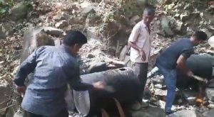 पांवटा साहिब के जंगल में वन विभाग की टीम ने नष्ट की 400 लीटर लाहन