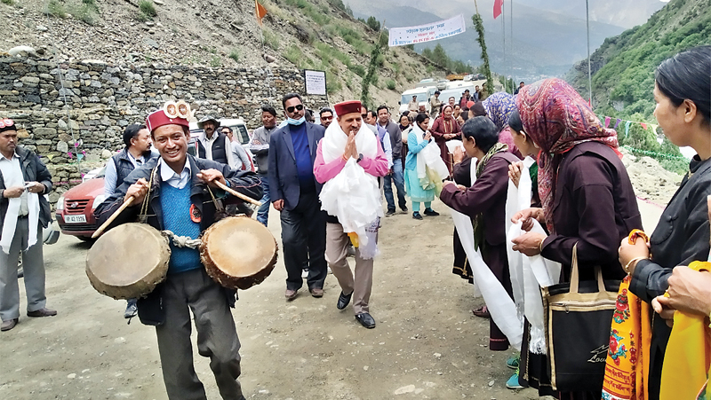 प्यूकर गांव को मिला एंबुलेंस रोड