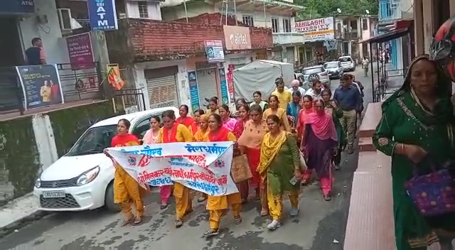 धर्मपुर में अब नहीं दिखेगा कचरा, महिलाओं कारोबारियों ने जागरूकता रैली के जरिए दिया सफाई का संदेश