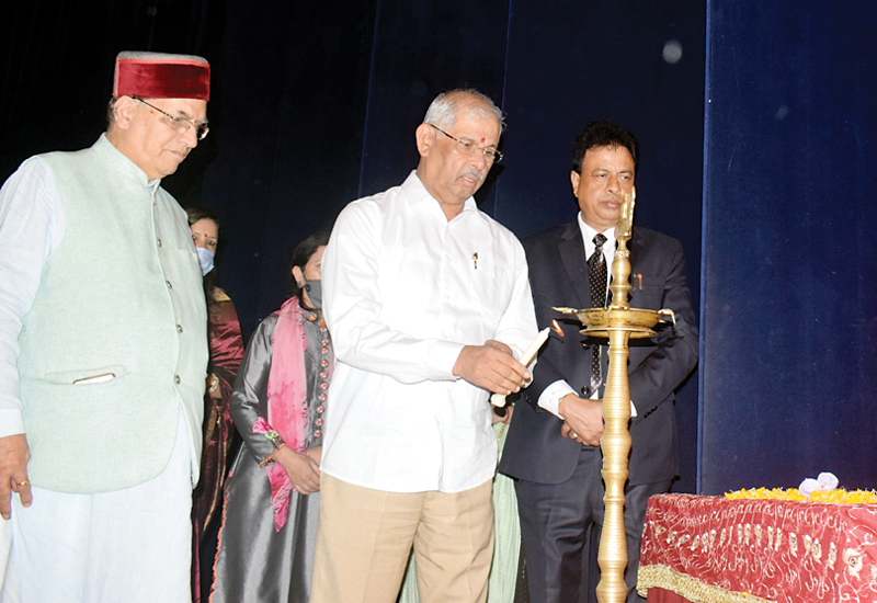 ‘दिव्य हिमाचल’ के कार्यक्रम शिमला के मेधावी में राज्यपाल राजेंद्र विश्वनाथ आर्लेकर ने बांटा सम्मान