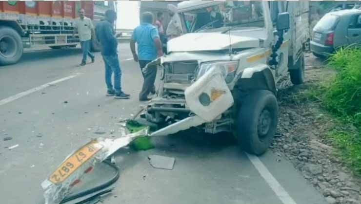 नेशनल हाईवे 105 स्वारघाट पिंजौर पर ट्रक व पिकअप में जोरदार टक्कर, दो गंभीर घायल