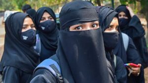 हिजाब विवाद को लेकर SC के जजों में मतभेद, अब बड़ी बेंच करेगी फैसला, तब तक जारी रहेगा प्रतिबंध