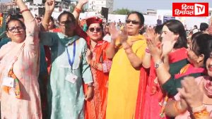 मोदी की रैली में महिलाओं में विशेष उत्साह, करवाचौथ व्रत पर भी भारी संख्या में भरी हाजिरी