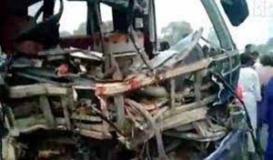 पाकिस्तान में ट्रेलर-कोच की टक्कर में 18 लोगों की मौत, खैबर पख्तूनख्वा प्रांत में दर्दनाक हादसा