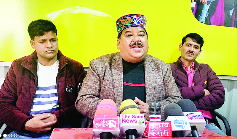 मंडी प्रशासन ने लोक कलाकारों के साथ ऑडिशन के नाम पर किया मजाक