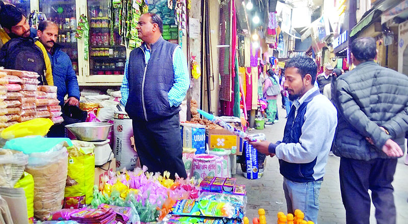 आ गई होली…अबीर और गुलाल उड़ाने को सोलन तैयार