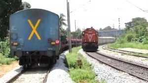 ट्रेन के आखिरी डिब्बे पर क्यों लिखा होता है ‘X’? रेलवे मिनिस्ट्री ने ट्वीट कर समझाया मतलब