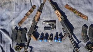 सुरक्षाबलों ने हंदवाड़ा में बरामद किया हथियारों का जखीरा, AK-47, ग्रेनेड और गोलियां जब्त