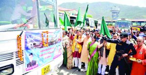 उत्तराखंड में चारधाम यात्रा 2023 का आगाज़, सीएम ने बसों के काफिले को रवाना कर किया शुभारंभ