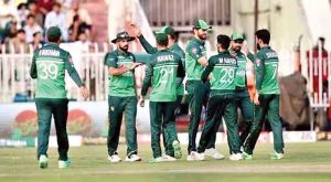 Sports News : न्यूजीलैंड को  पांच विकेट से हराकर पाकिस्तान की वनडे में 500वीं जीत