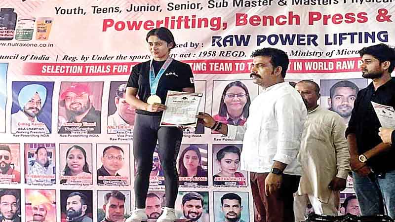 पावर लिफ्टिंग में पांवटा की रवीना को गोल्ड मेडल, राजस्थान में नेशनल चैंपियनशिप में चमकी होनहार