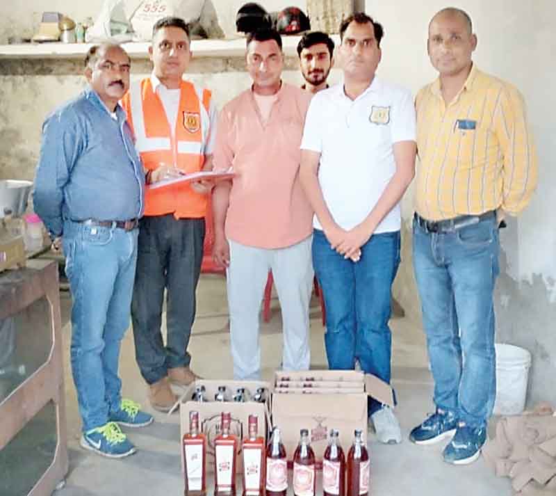 100 से अधिक शराब के ठेकों से विभाग ने भरे सैंपल