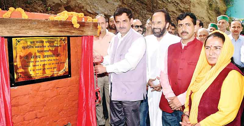 घनागुघाट पंचायत में 37 लाख की योजनाओं का शिलान्यास