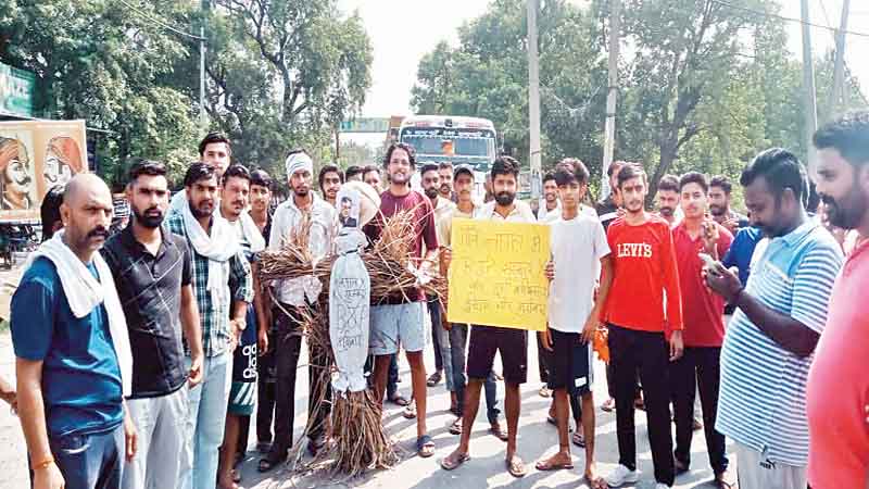 यमुनानगर-करनाल मार्ग पर चक्का जाम, कैथल में प्रदर्शन कर रहे राजपूतों पर लाठीचार्ज, गिरफ्तारी से भडक़े लोग