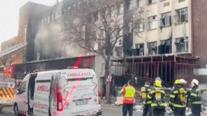 जोहान्सबर्ग में दर्दनाक हादसा, बहुमंजिला इमारत में आग लगने से 63 लोगों की मौ*त, 43 घायल