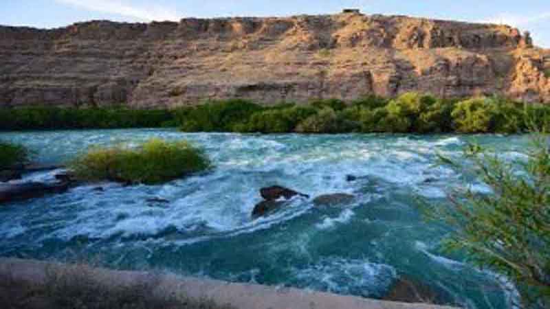 किस नदी को ऋग्वेद में सबसे पवित्र नदी माना गया है?