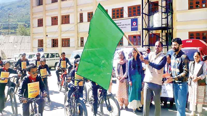 लाहुल में पोषण सप्ताह शुरू, दिखाई हरी झंडी