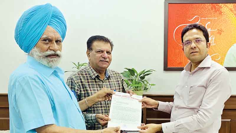 जल्द पूरी हों पत्रकारों की मांगें, जर्नलिस्ट यूनियन ने सीएम के अतिरिक्त प्रधान सचिव को सौंपा ज्ञापन