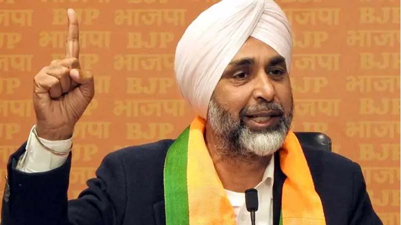 पंजाब के पूर्व वित्त मंत्री मनप्रीत बादल पर लटकी गिरफ्तारी की तलवार, लुक आउट नोटिस जारी