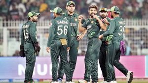 पाक की हार का सिलसिला टूटा; बांग्लादेश को 7 विकेट से रौंदा, सेमीफाइनल की उम्मीदें बरकरार