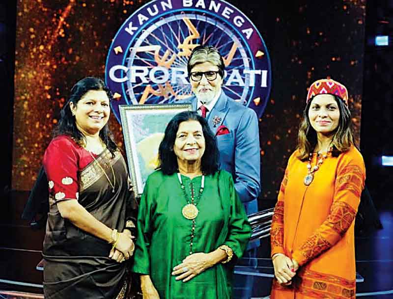 कांगड़ा की खुशबू ने अमिताभ बच्चन को भेंट की कांगड़ा पेंटिंग
