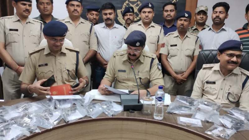 Election : विधानसभा चुनावों से पहले मुरैना में हथियारों का जखीरा बरामद, दो तस्कर गिरफ्तार - divya himachal