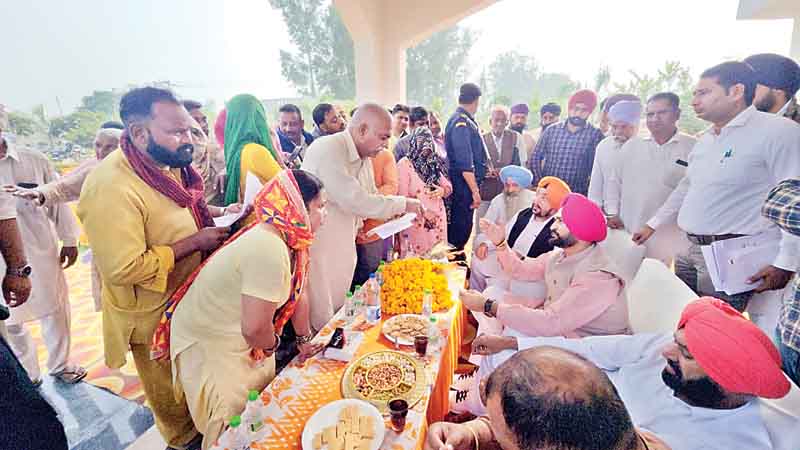 Haryana News: तीरंदाजी खिलाडिय़ों को पांच लाख, राज्य मंत्री संदीप सिंह ने गांव मुर्तजापुर में सुनी समस्याएं