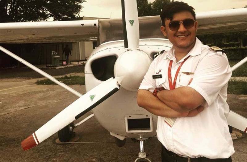 हमीरपुर के अनीश महाजन बने पायलट, बिस्तारा एयरलाइंस में देंगे सेवाएं