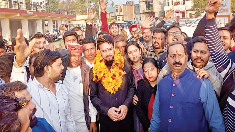 जश्न मनाएं, पर वादे भी निभाएं, बंगाणा-नैहरियां में भारत संकल्प यात्रा में बोले अनुराग सिंह ठाकुर