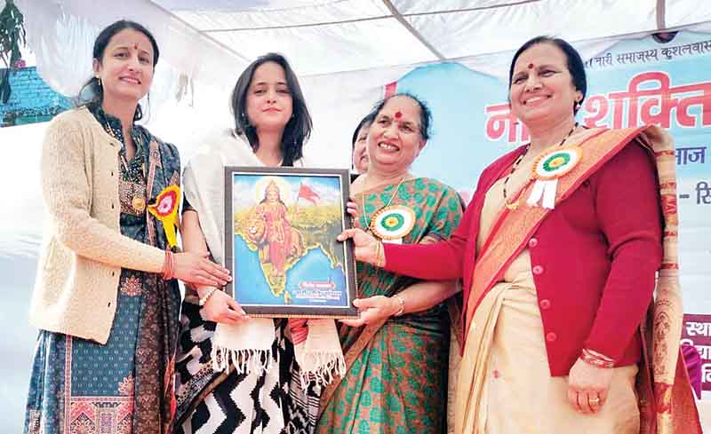 माजरा में महिलाओं को दिया सम्मान