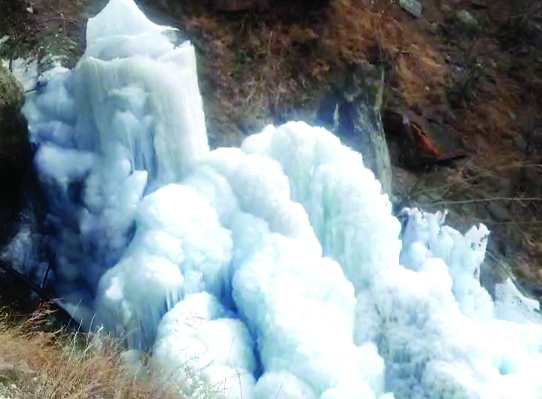लाहुल ने कर दिया नया कमाल पानी के लिए बना दिए ग्लेशियर
