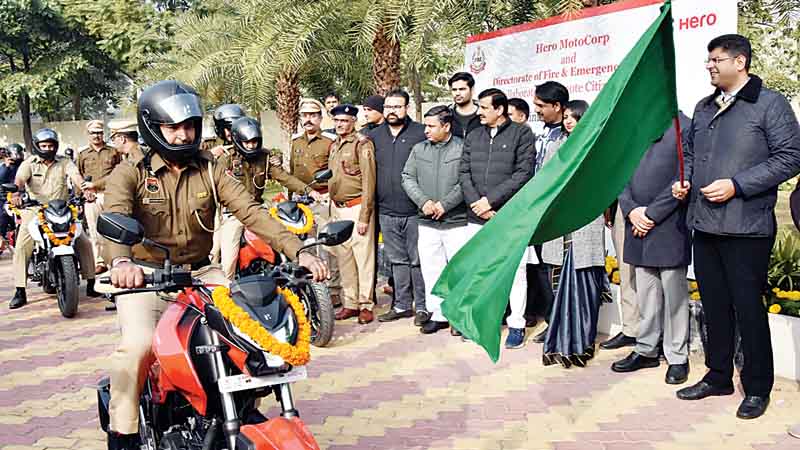 40 अग्निशमन बाइक को झंडी, पंचकूला से उपमुख्यमंत्री दुष्यंत चौटाला ने सात जिलों के लिए वाहन किए रवाना