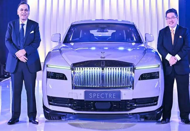 Rolls Royce ने भारत में लांच की अपनी पहली EV कार, जानें कितनी है कीमत