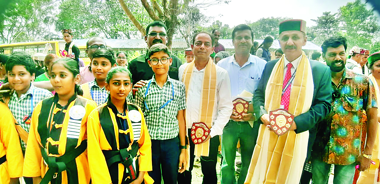 एनएसएस-एनसीसी के 17 छात्रों ने किया केरल का भ्रमण